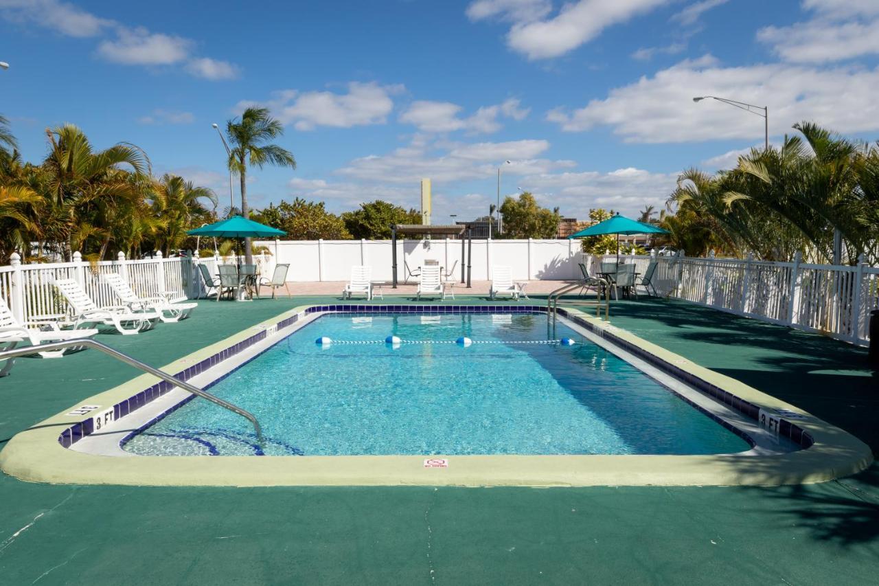 Sunshine Inn & Suites Venice, Florida Exterior foto